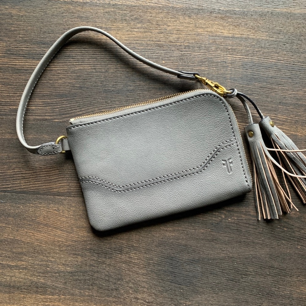 FRYE: Paige Wristlet/Clutch